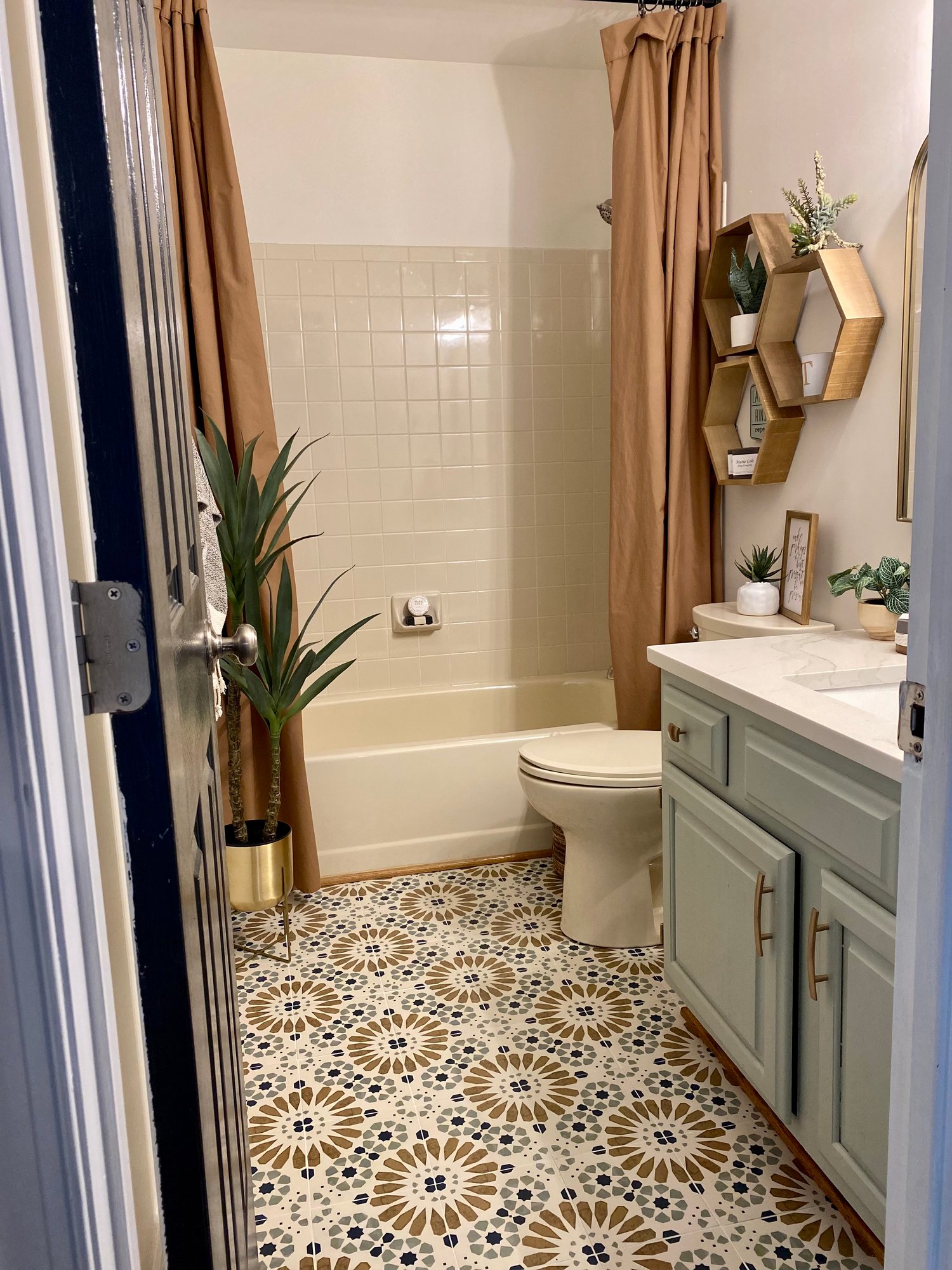 Stafford_Virginia_bathroom_makeover_tile